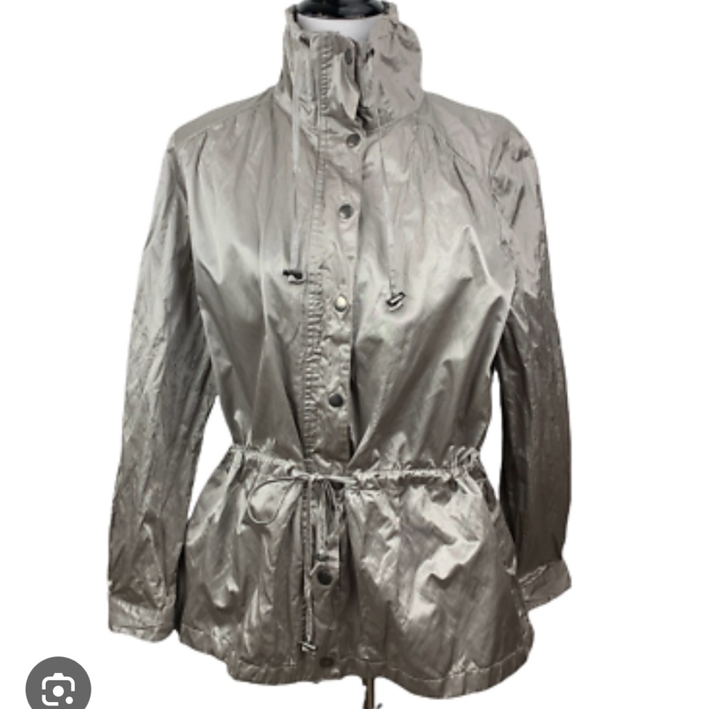 Travel Smith Women’s Lightweight Metallic Rain Jacket